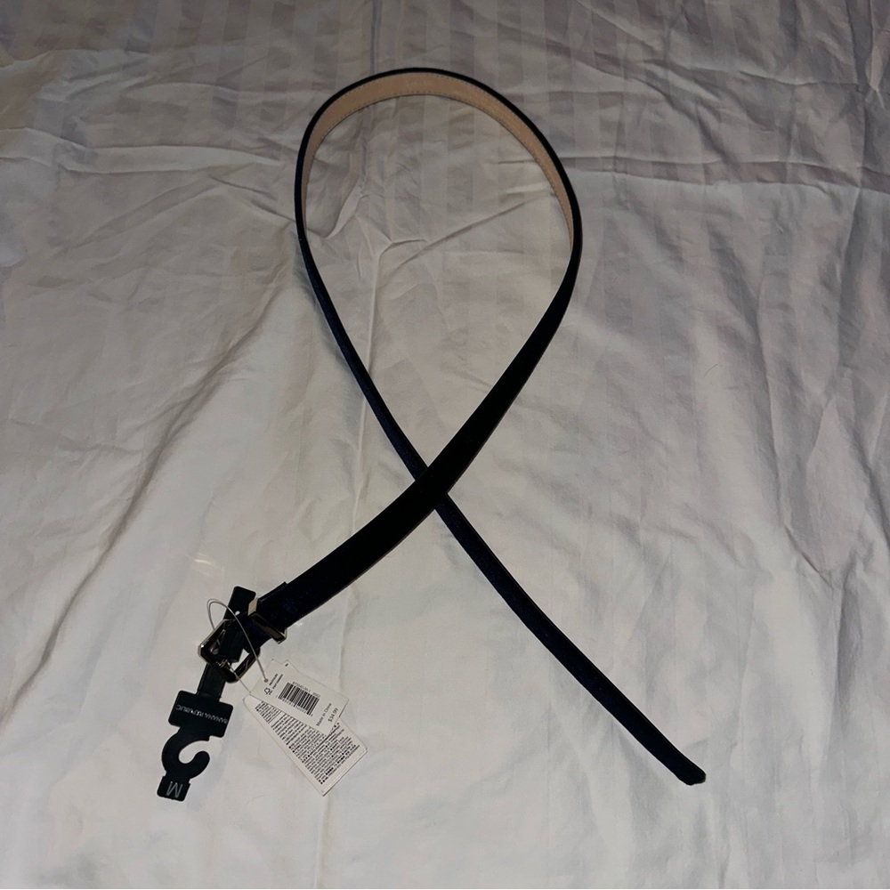 NEVER BEEN WORN Navy Velvet Banana Republic 1” Belt